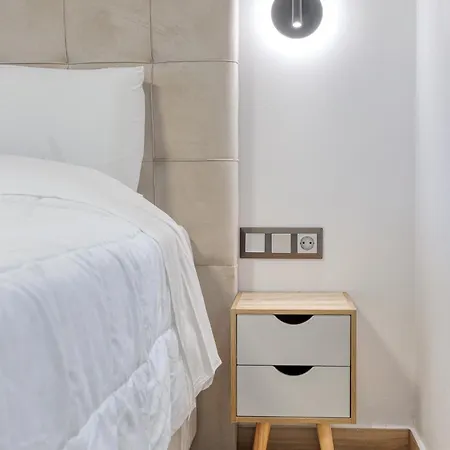 Thano's House 4 Apartman