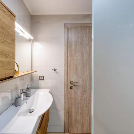 Thano's House 4 Apartman *
