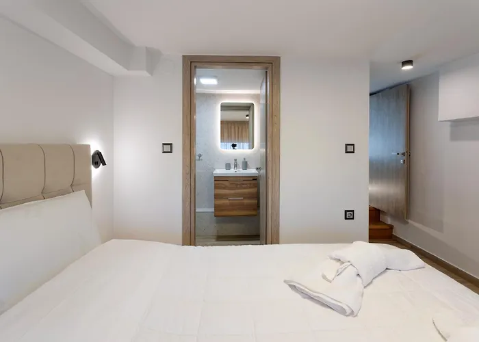 Thano's House 4 Apartman