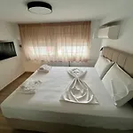 Thano's House 4 Apartment *
