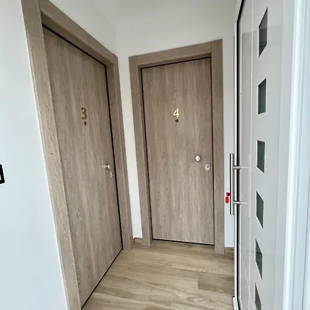 公寓 Thano's House 4