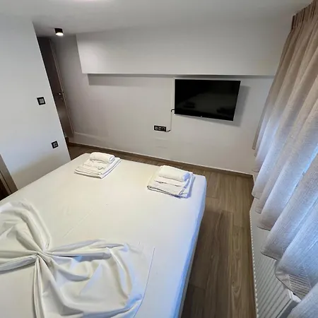 公寓 Thano's House 4 *